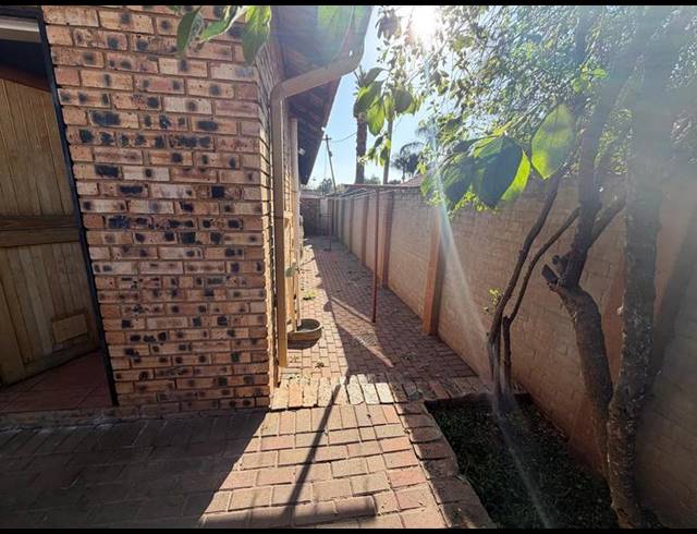 4 BEDROOM HOUSE FOR SALE IN CLAREMONT